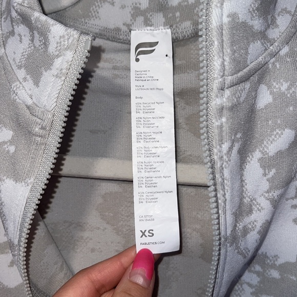 Mist Seamless Half-Zip Long-Sleeve! - Picture 5 of 10